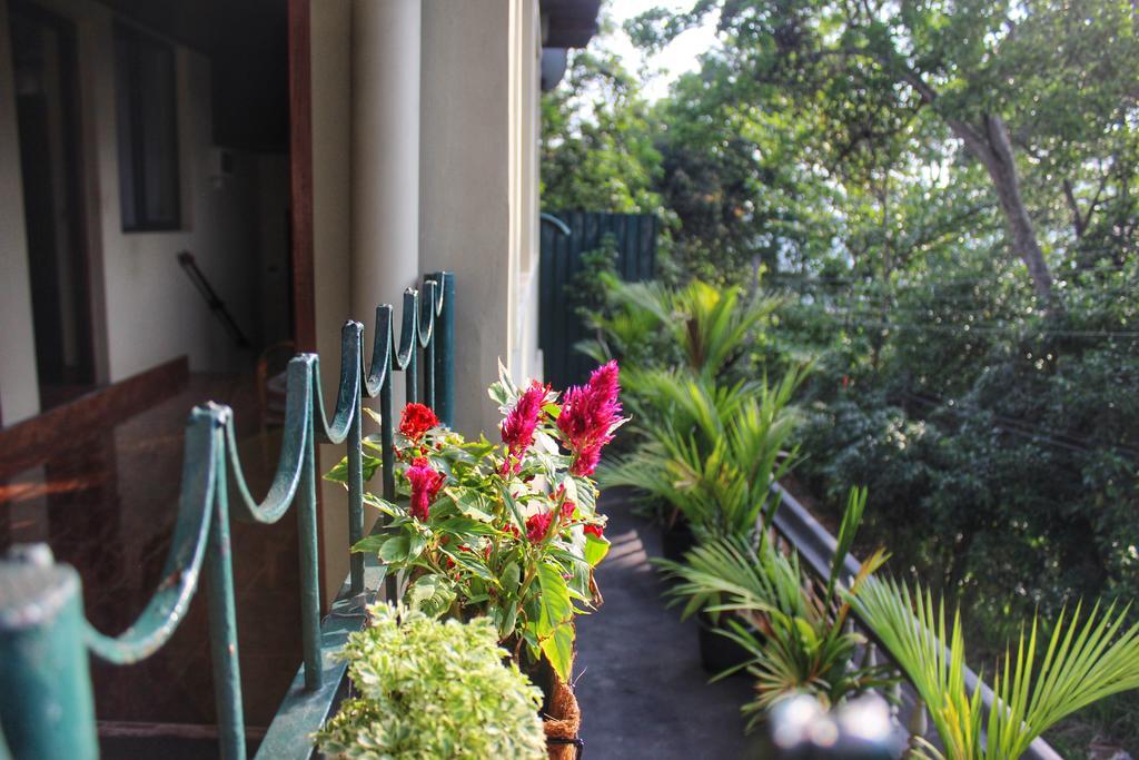 Yes Paradise Kandy Esterno foto